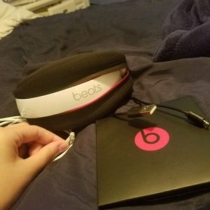 Wireless solo Dr. Dre beats white